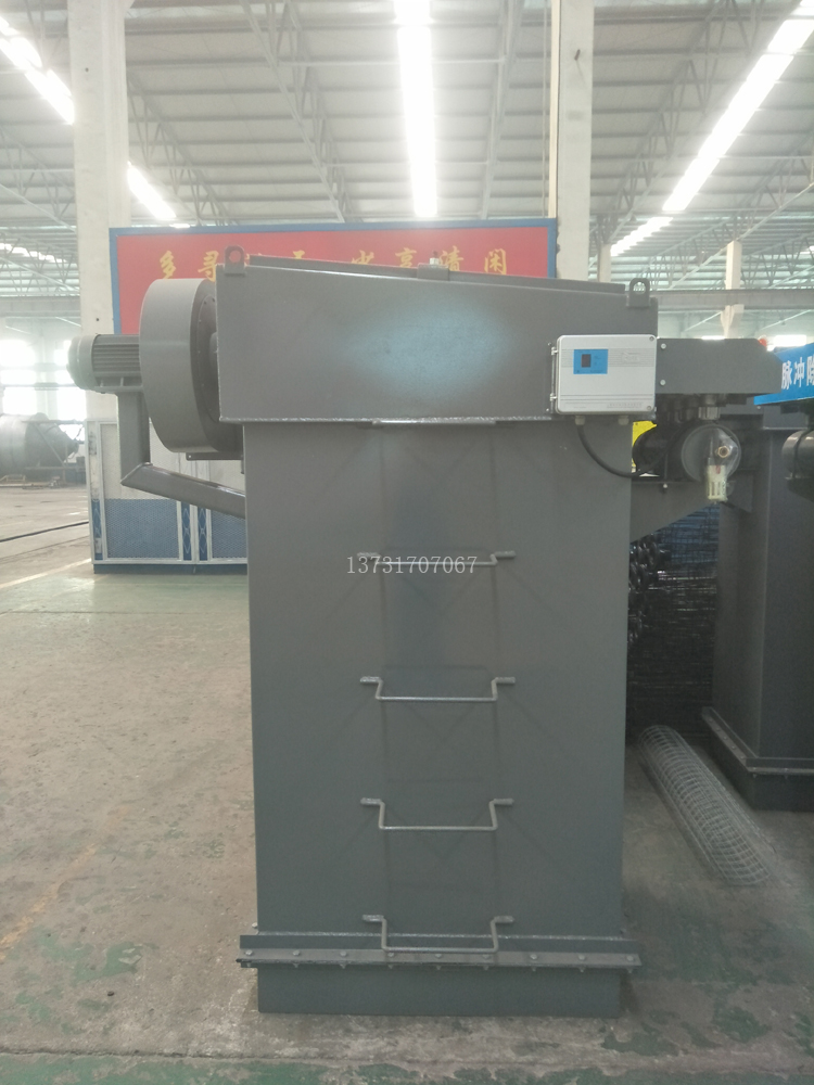 2018年最新研發15m2、25m2倉頂布袋除塵器投放市場