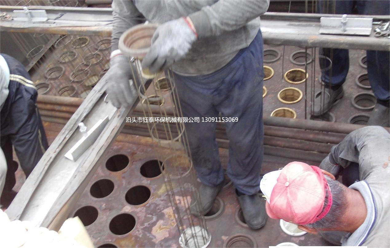新疆石河子30T鍋爐除塵器布袋更換中 新疆石河子30T鍋爐除塵器布袋更換中